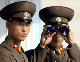 韩国士兵连开40枪 警告5名朝鲜越界军人(图)